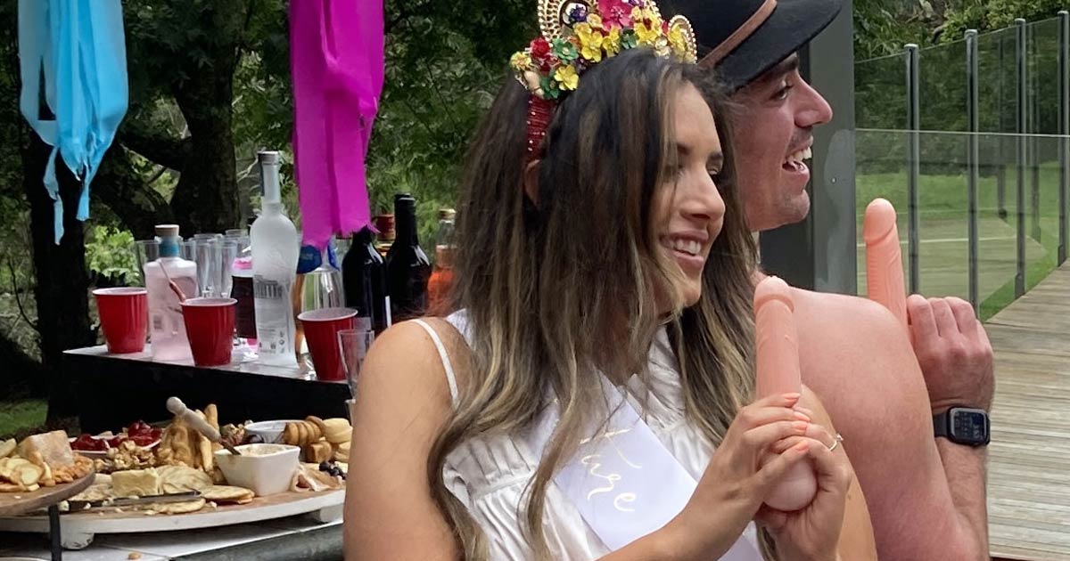 Sydney hens party life drawing class group laughing with male model